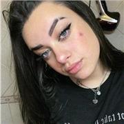 studentessa all’istituto professionale tecnico turistico